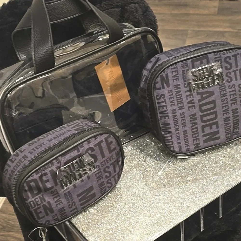 Steve Madden Logo/Clear Triple Compartment Weekender‎